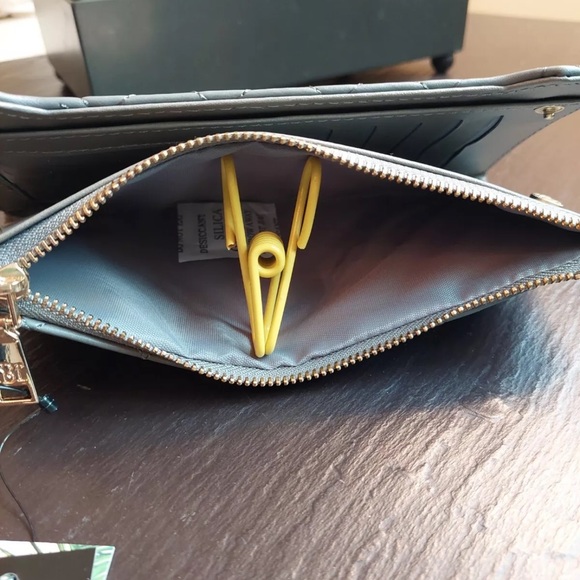 47. Badgley Mischka Crossbody Bag - Picture 8 of 11